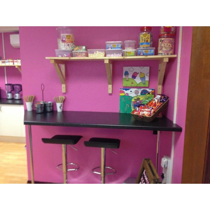 Beautiful ice cream parlour for sale