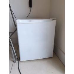 Currys Essentials Freezer CTF34W12