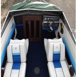 Wellcraft 192 Classic speed boat with cuddy
