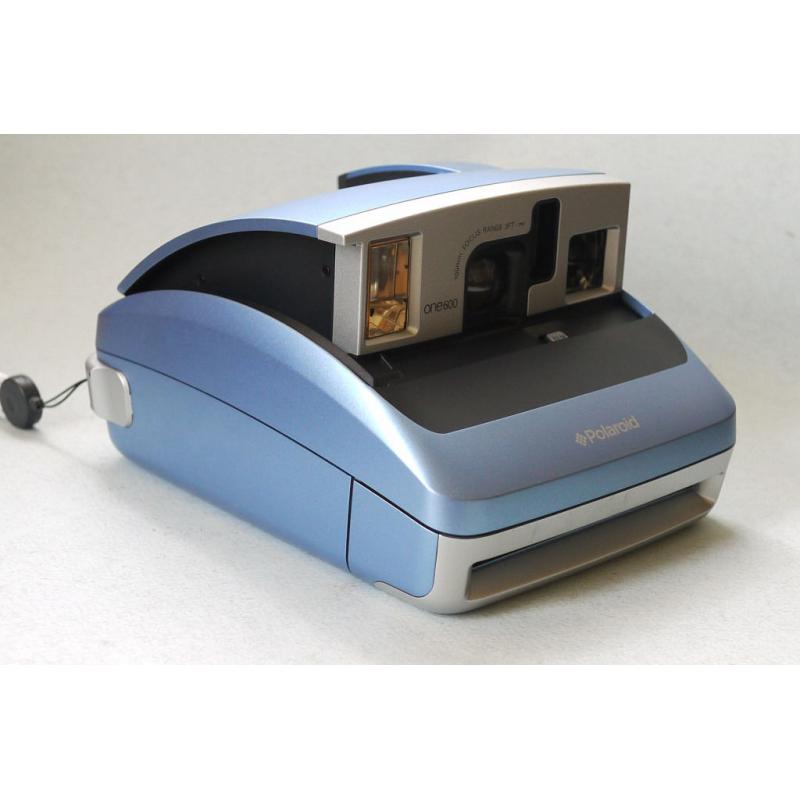 polaroid one 600 instant film camera with 2 packs of film