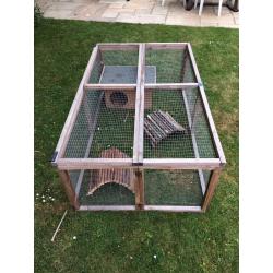 Guinea pig run with hutch and arches