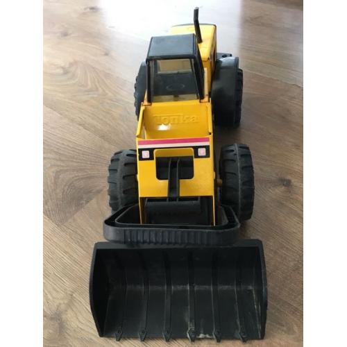 Tonka outdoor digger toy