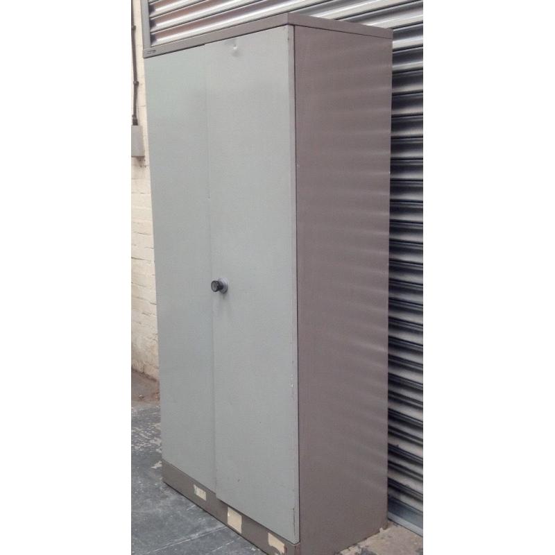 INDUSTRIAL METAL LOCKER/STORAGE CABINET