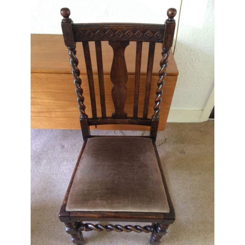 STUNNING SOLID WOOD TABLE, 5 CHAIRS & GATE LEGGED TABLE