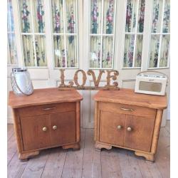 PAIR OF VINTAGE RETRO MID CENURY BEDSIDES / CABINETS