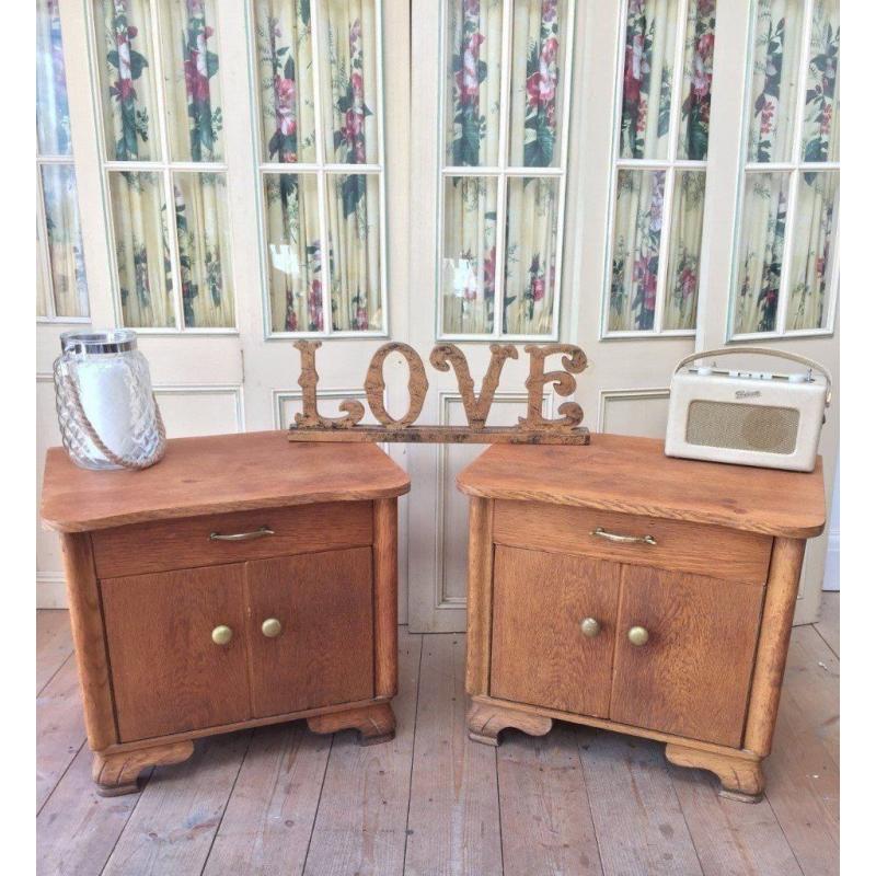 PAIR OF VINTAGE RETRO MID CENURY BEDSIDES / CABINETS