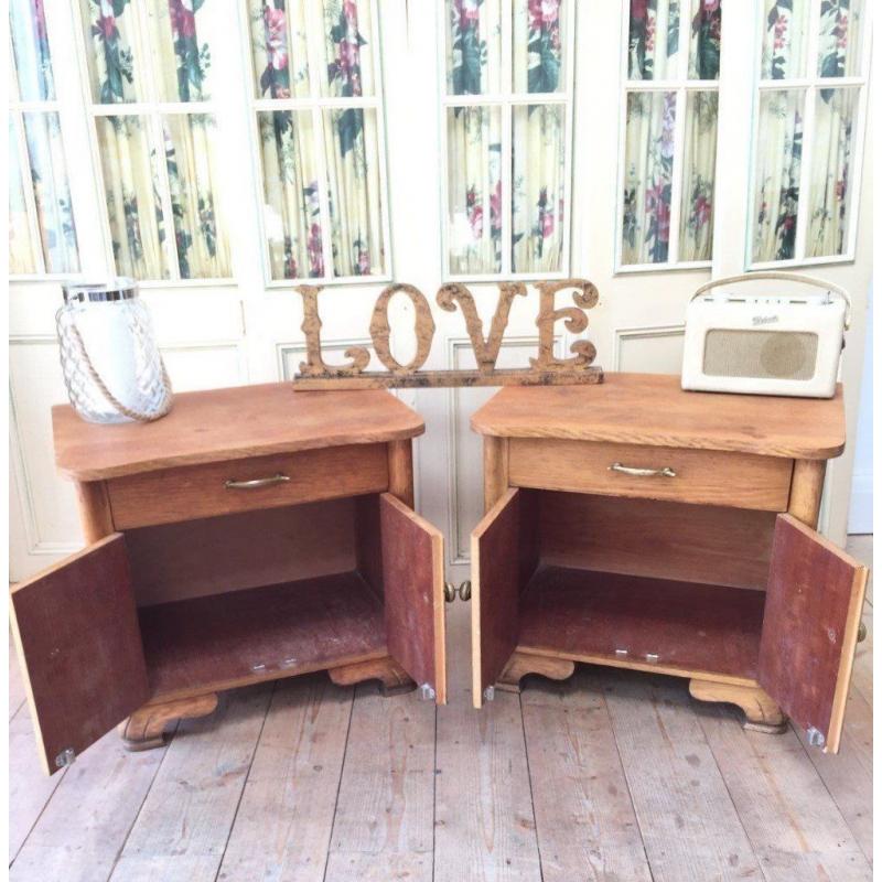 PAIR OF VINTAGE RETRO MID CENURY BEDSIDES / CABINETS