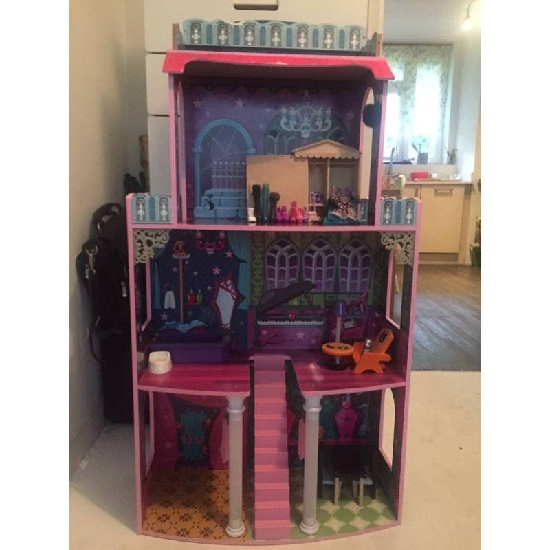 Halloween doll house for Monster High