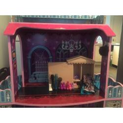 Halloween doll house for Monster High