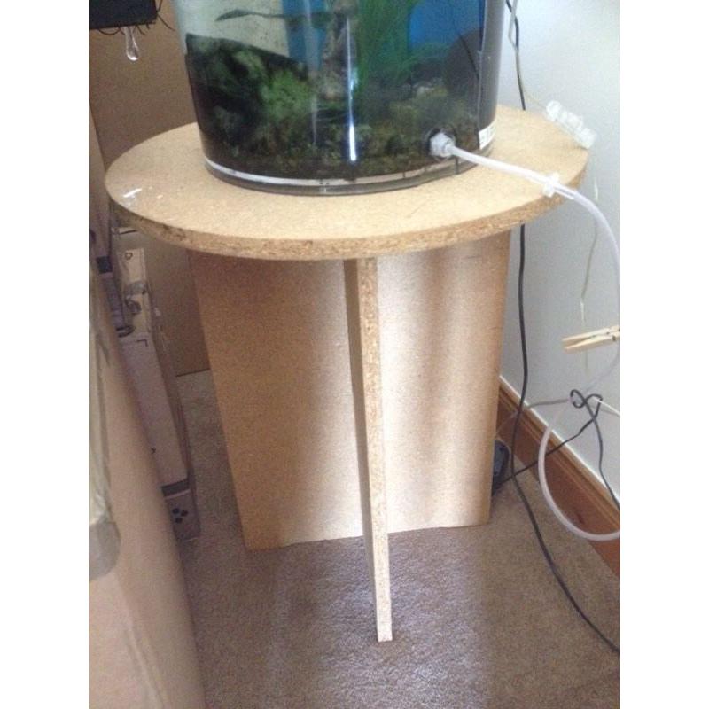 CHIPBOARD TABLES X 5