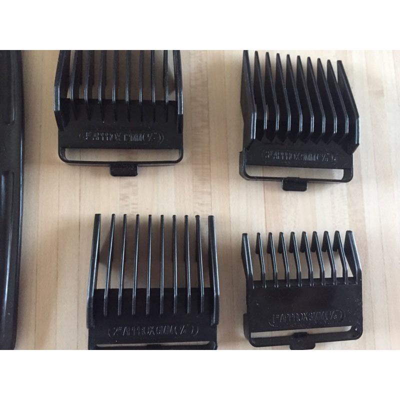 Hair clipper set in carry case - great condition