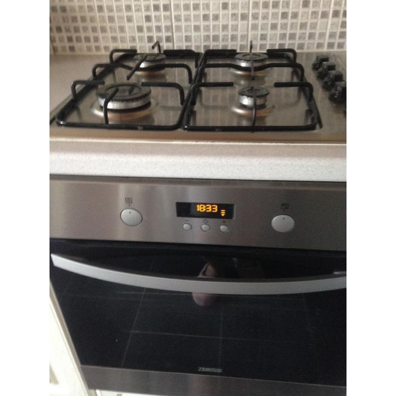 Zanussi electric fan assisted oven & Gas hob.&extractor fan