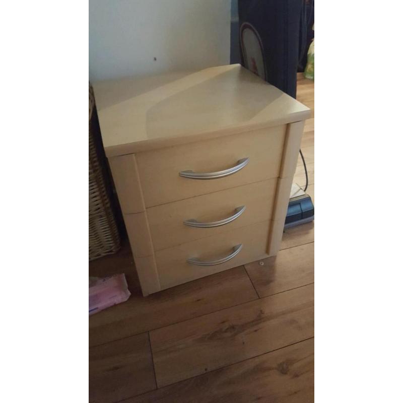 Bed side table