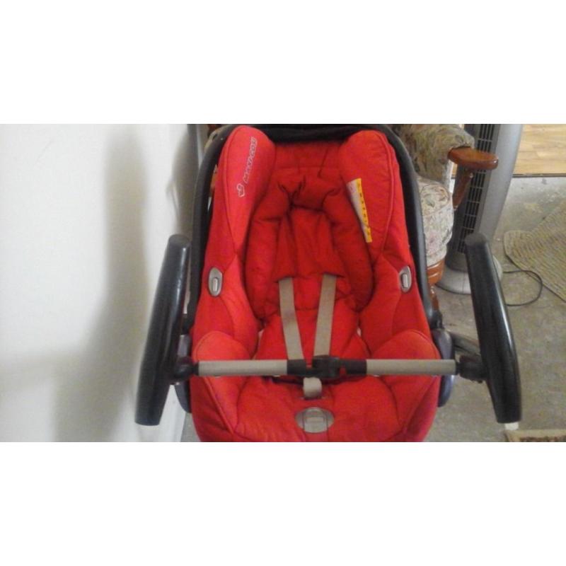 QUINNY BUZZ PUSHCHAIR AND CAR SEAT