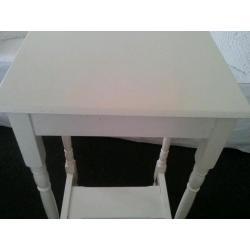 Lovely lamp or side table