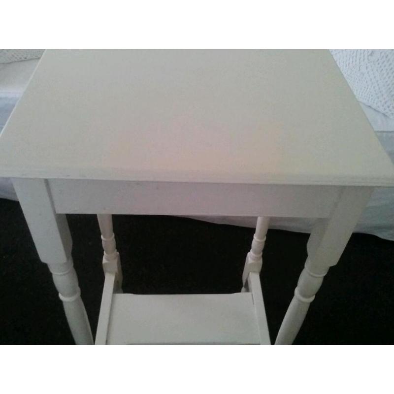 Lovely lamp or side table