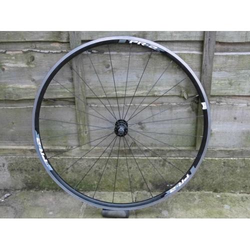 VGC giant PR2 700c road bike front wheel