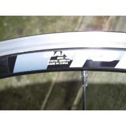 VGC giant PR2 700c road bike front wheel