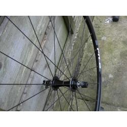VGC giant PR2 700c road bike front wheel