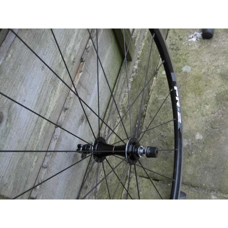 VGC giant PR2 700c road bike front wheel