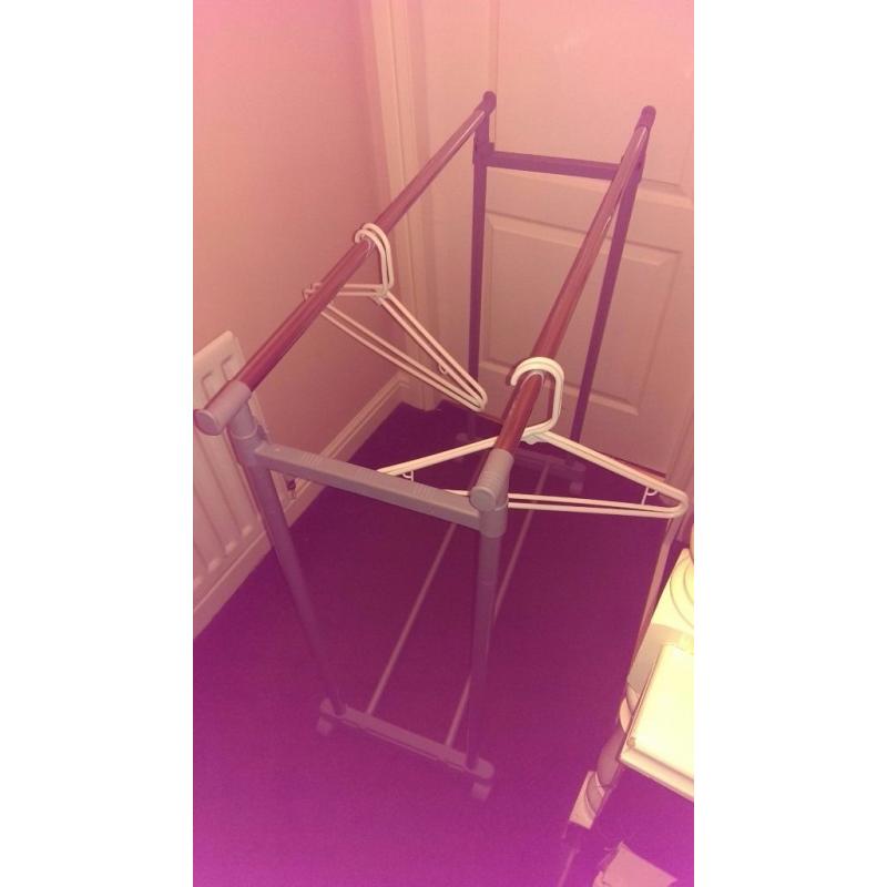 Wardrobe hanging rail x2