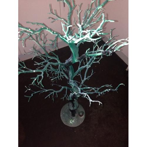 Free decorative tree