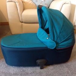 Armadillo flip xt carrycot teal boxed as new with custom made pram cover