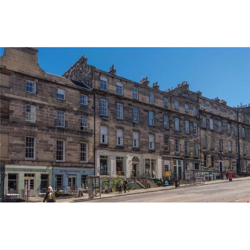 Lovely bright & spacious double bedroom in New Town - available from 4 September 2016