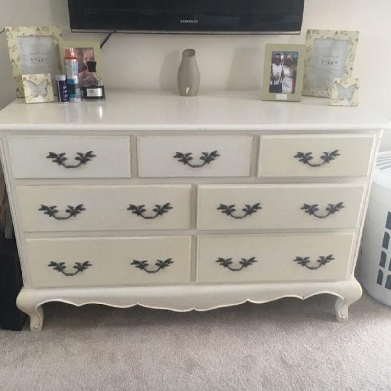 Set of 3 - chest of drawers x2 bedside tables