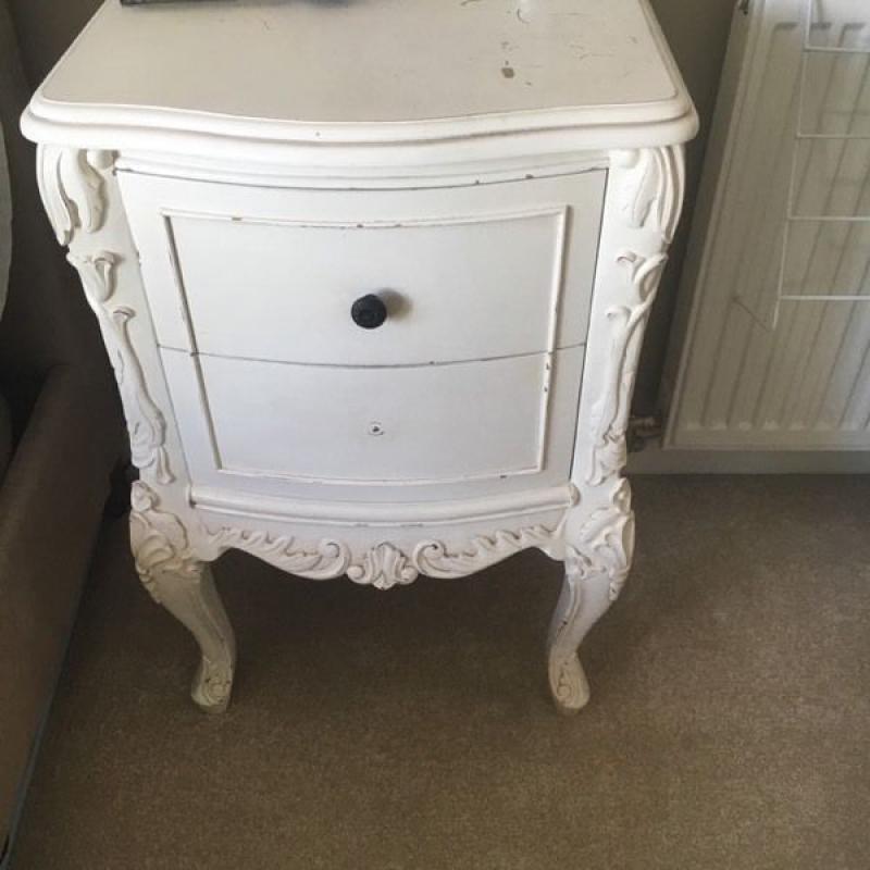 Set of 3 - chest of drawers x2 bedside tables