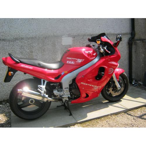 Triumph Sprint 955 ST Excellent all round bike,,must go nead the room
