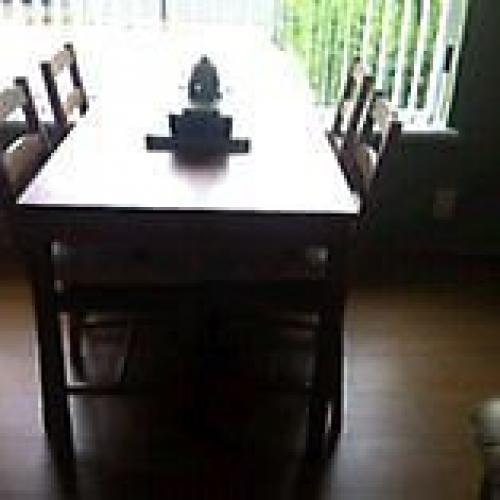 Kitchen table + 4 chairs