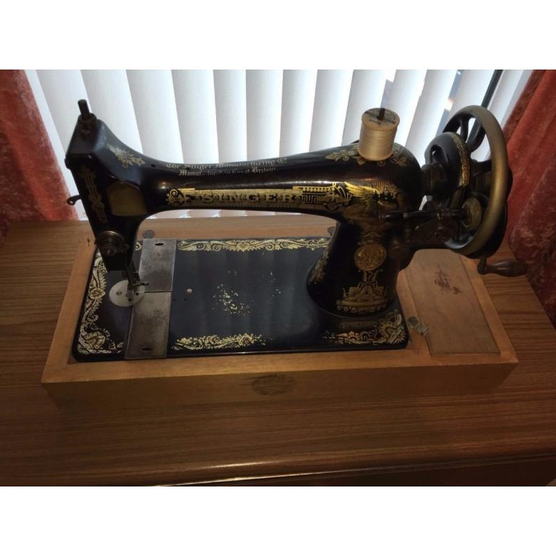 Vintage Singer Sewing Machine, Antique - Hand Crank