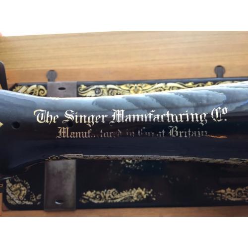 Vintage Singer Sewing Machine, Antique - Hand Crank