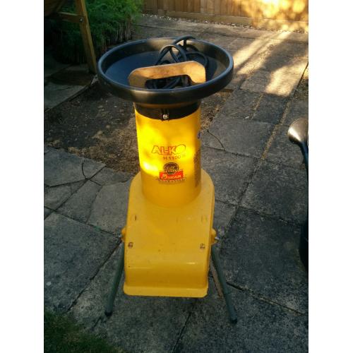 AL-KO H1100S Garden shredder. In good working order, takes up to 40mm (11/2") diameter.