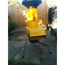 AL-KO H1100S Garden shredder. In good working order, takes up to 40mm (11/2") diameter.