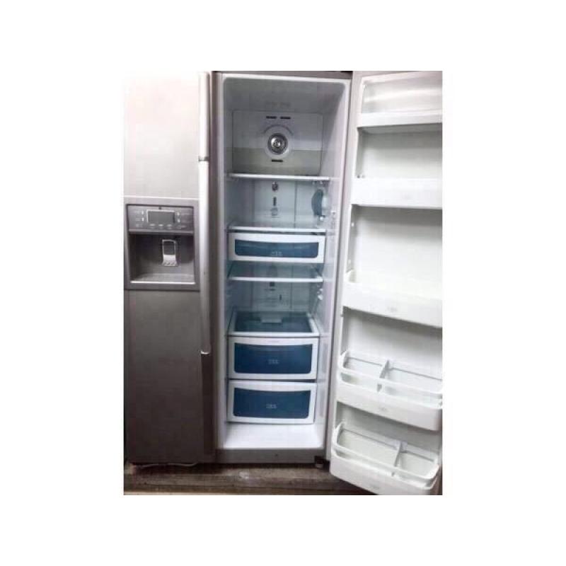 **++**DAEWOO SILVER AMERICAN SIDE BY SIDE ICE DISPENSER REFRIGERATOR INCLUDES 6 MONTHS GUARANTEE