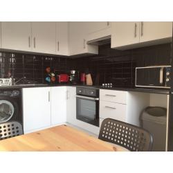 Fantastic Double Room by ACTON TOWN Underground Station! All Bills Included!