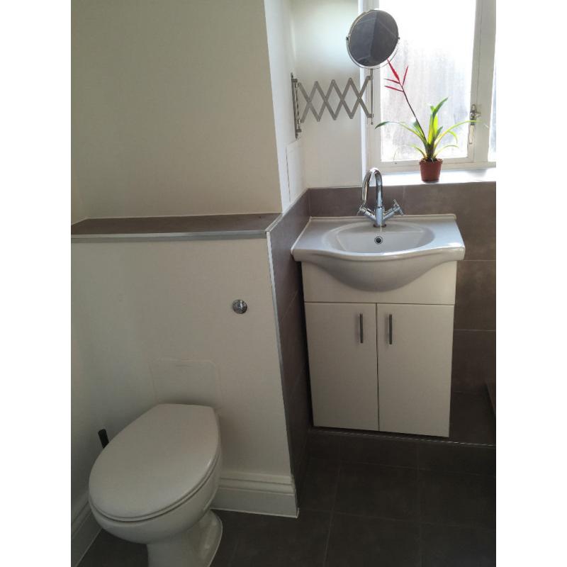 Fantastic Double Room by ACTON TOWN Underground Station! All Bills Included!