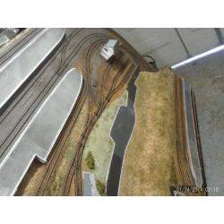 OO GUAGE LAYOUT AND TRAINS VGC