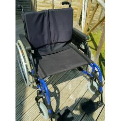 Manual Bariatric Breezy RubiX 2 XL Wheelchair