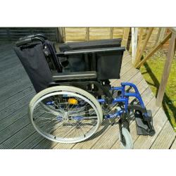 Manual Bariatric Breezy RubiX 2 XL Wheelchair
