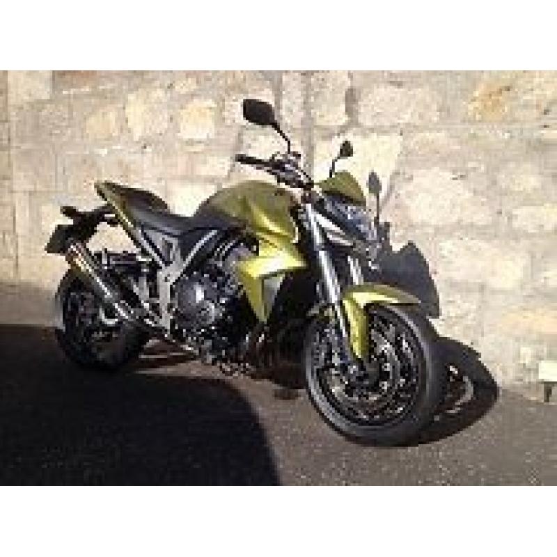 Honda CB1000R - Mint Condition, Genuine low miles, Akrapovic Exhaust, Nice OEM Extras