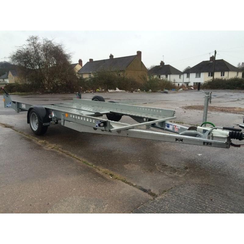 Ifor Williams car transporter