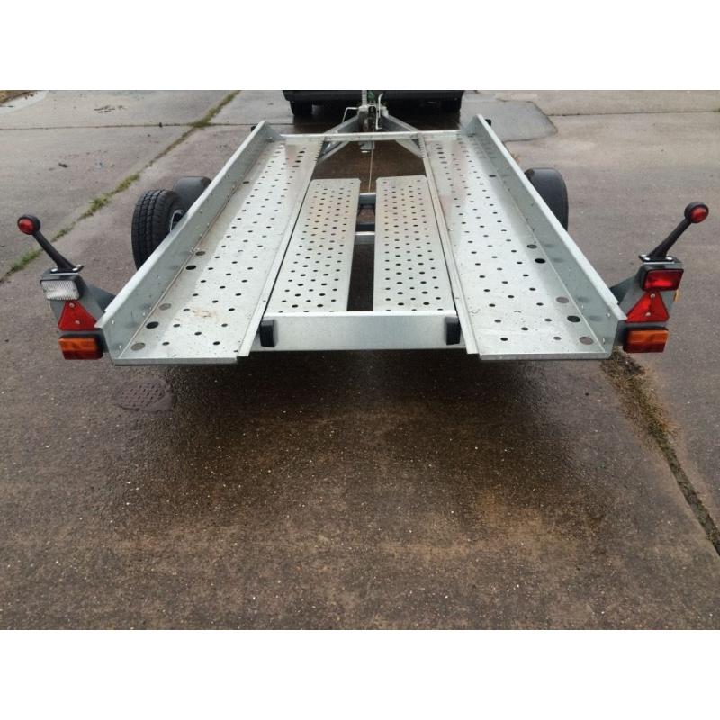 Ifor Williams car transporter