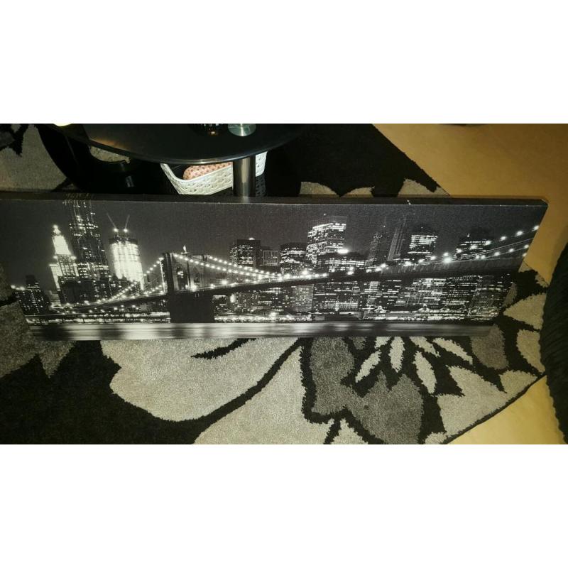 1 extra Large Newyork Canvas 1 light up Newyork canvas