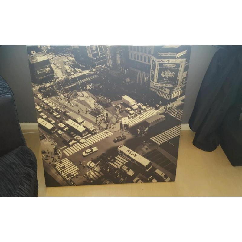 1 extra Large Newyork Canvas 1 light up Newyork canvas