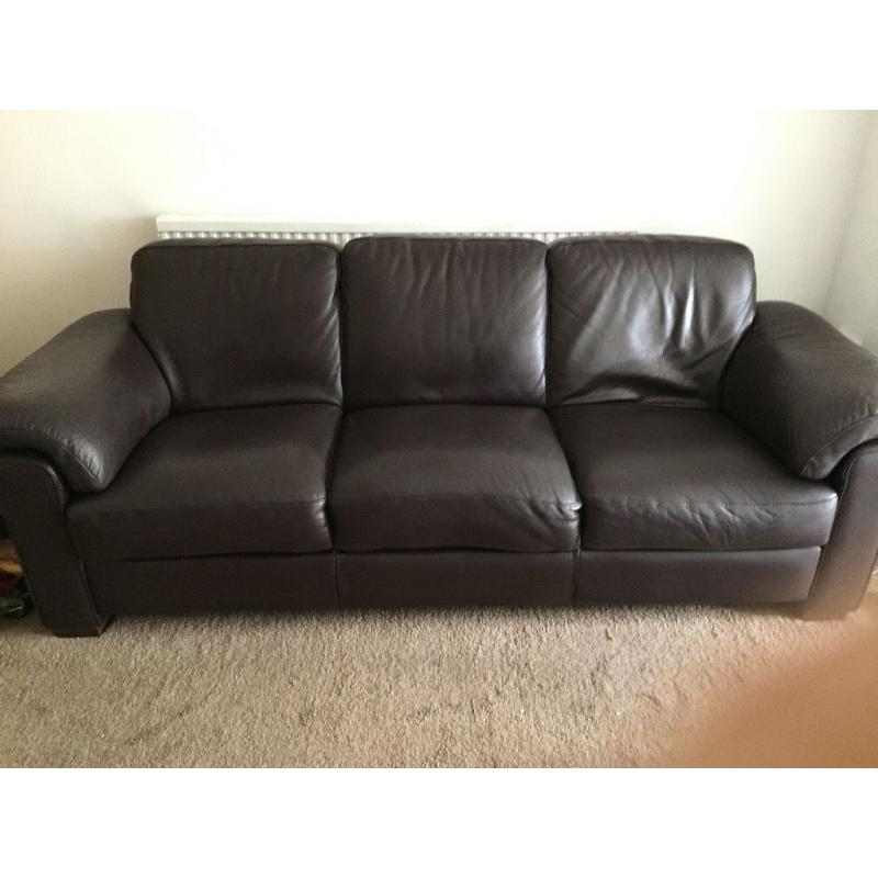NATUZZI: Quality brown leather 3 & 2 seater sofas