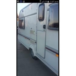 Caravan lunar clubman