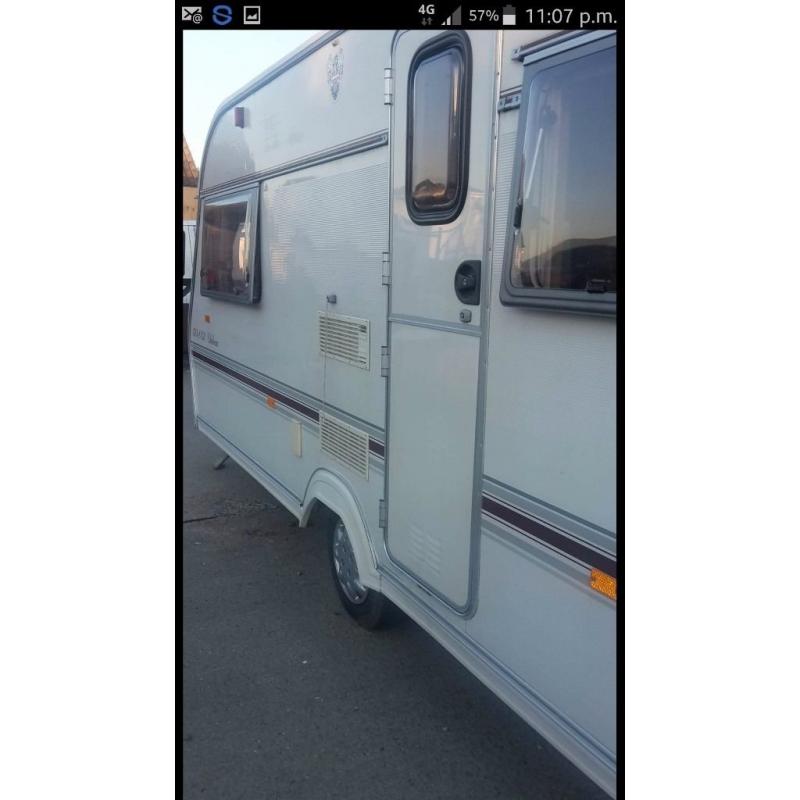 Caravan lunar clubman